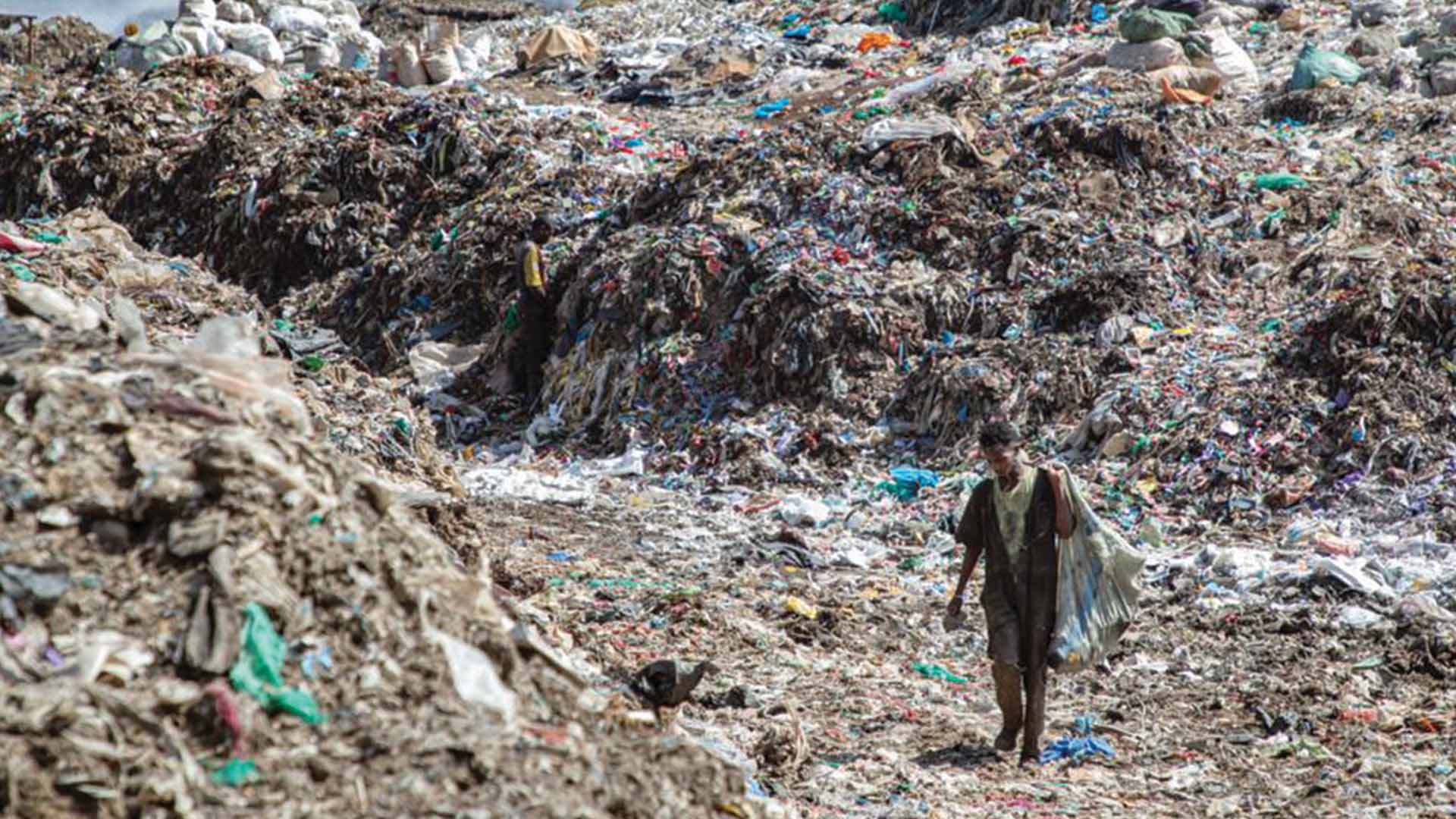 Dandora landfill in Nairobi, Kenya, where much of the waste in the landfill is plastic; Photo Credit: UNEP