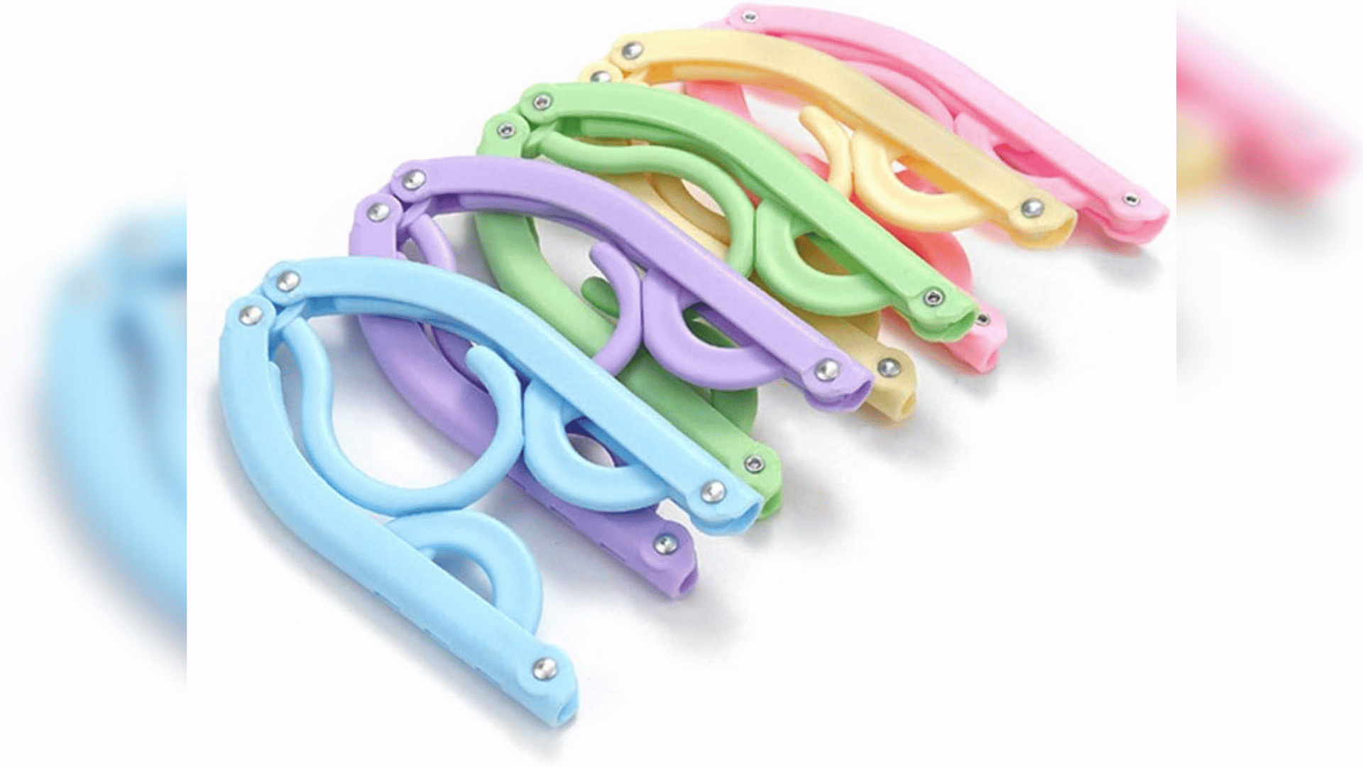 Travel Hangers; Photo: Amazon