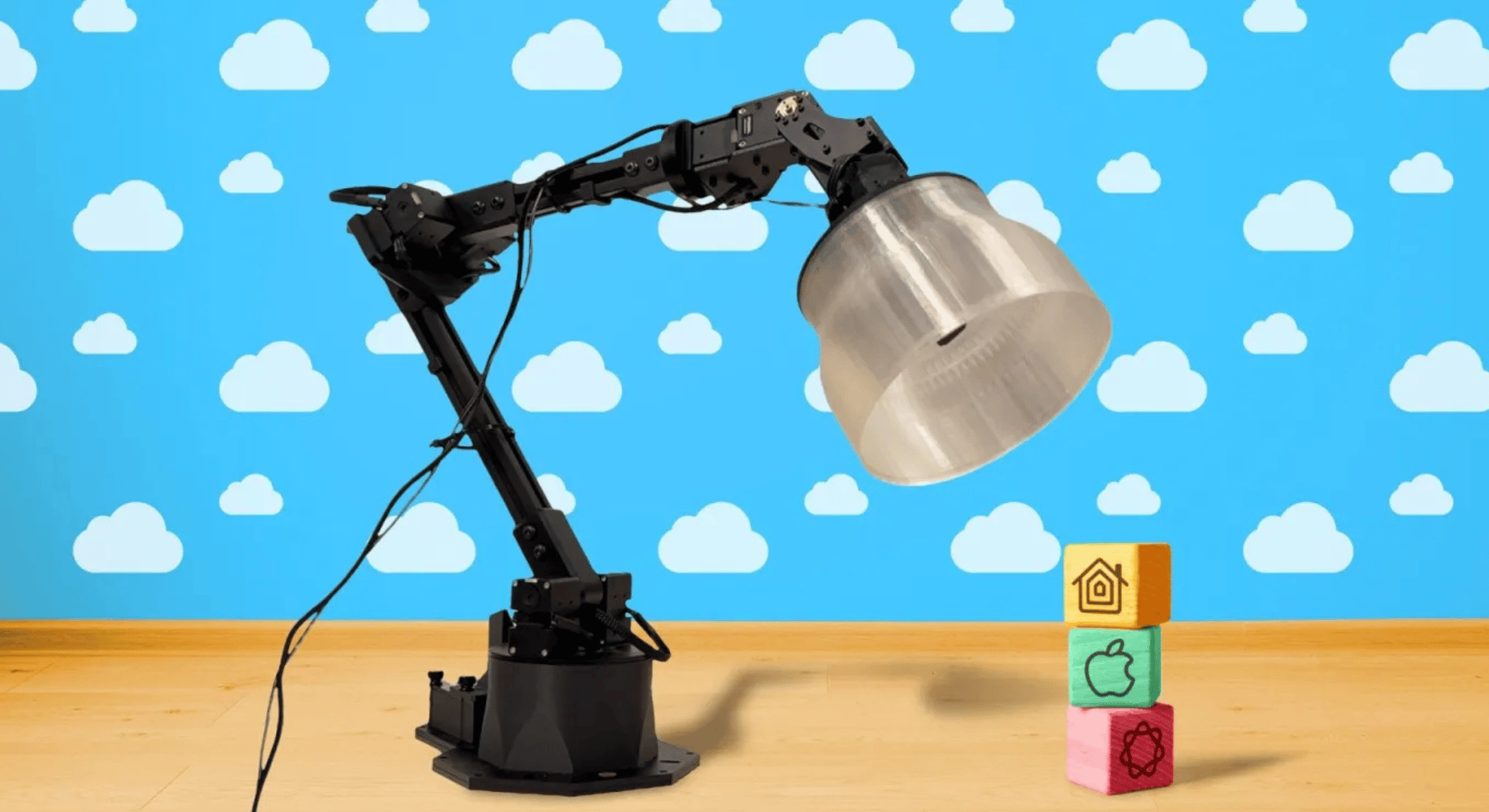 Apple's new expressive robot lamp; Photo: 9to5Mac