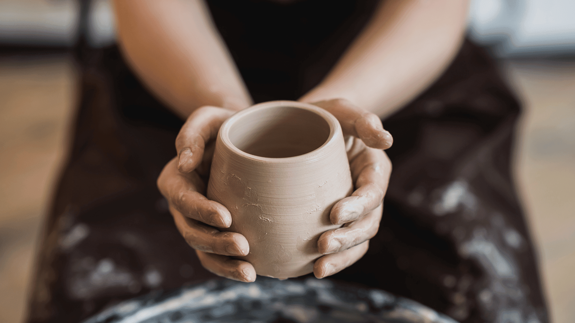 Pottery class; Photo: Roman Kosolapov:Shutterstock