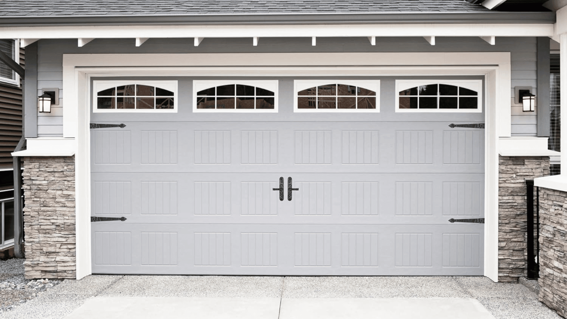 Magnetic garage door levers; Photo: Amazon